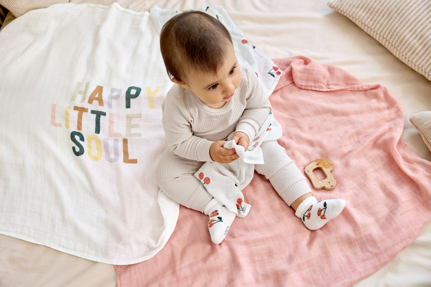 Heavenly soft Swaddle L (3 pcs) - Happy Fruits, Cherry
