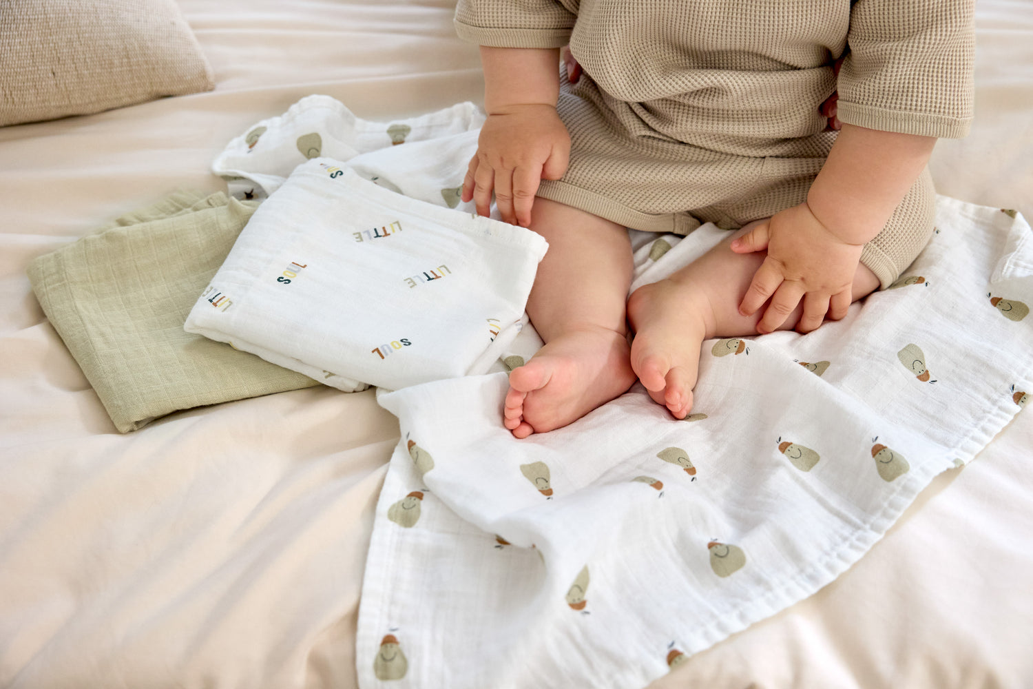 Swaddle & Burp Blanket M (3pcs) GOTS Happy Fruits Pear