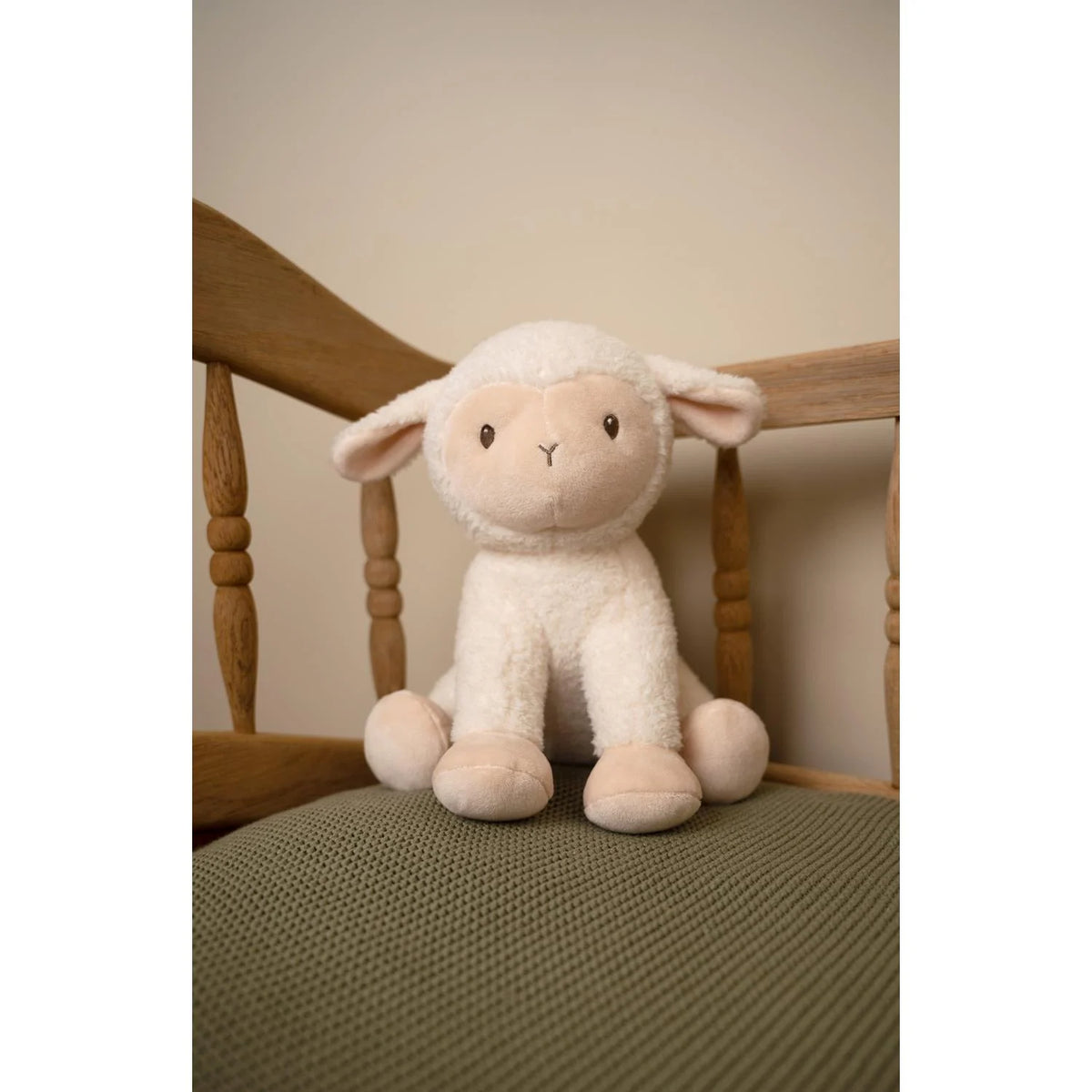 Cuddle Sheep 17cm Little Farm