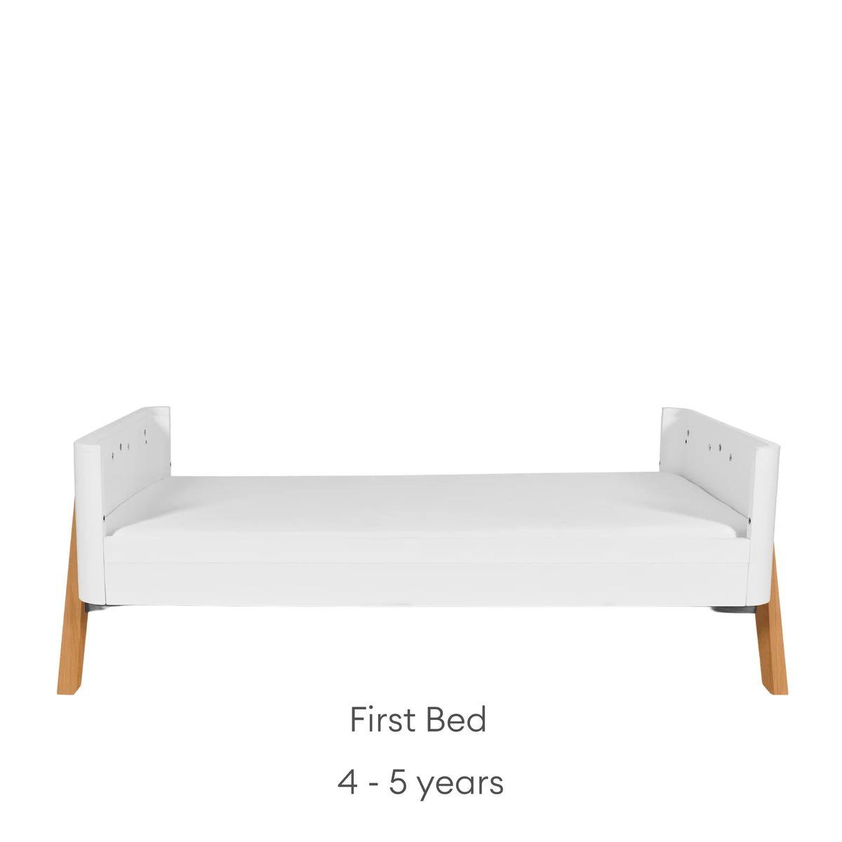 Gaia Hera 'Studio Edit' Two Piece Set (Cot & Dresser) - White/Oak