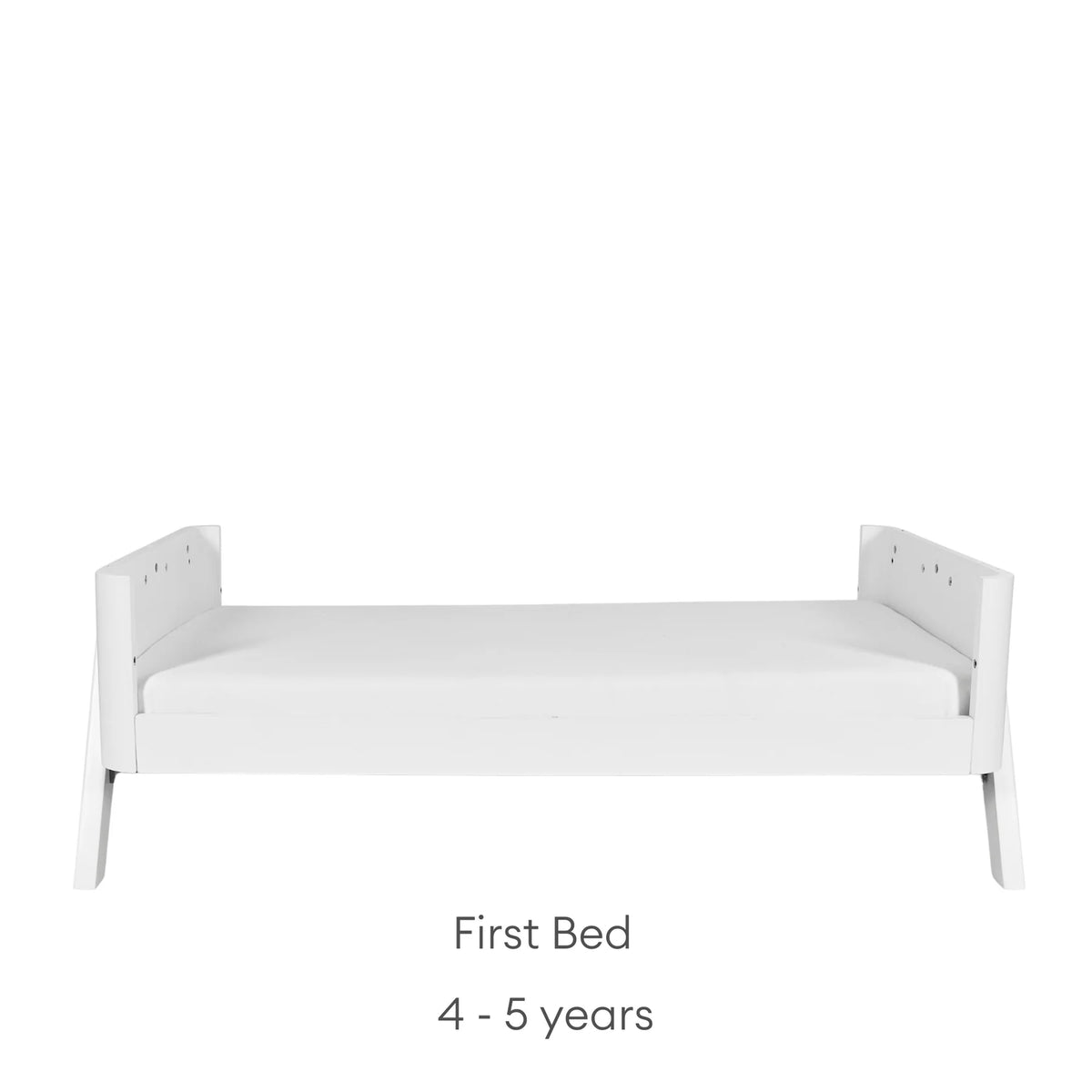 Gaia Hera 'Studio Edit' Two Piece Set (Cot & Dresser) - White/White