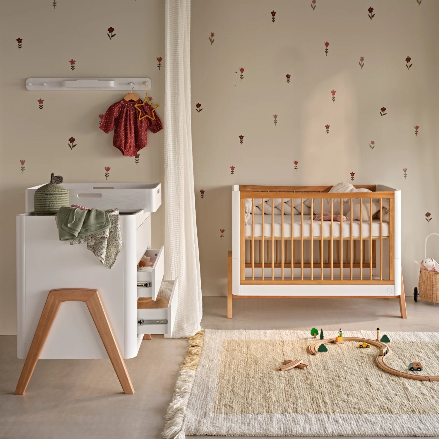 Gaia Hera 'Studio Edit' Two Piece Set (Cot & Dresser) - White/Oak
