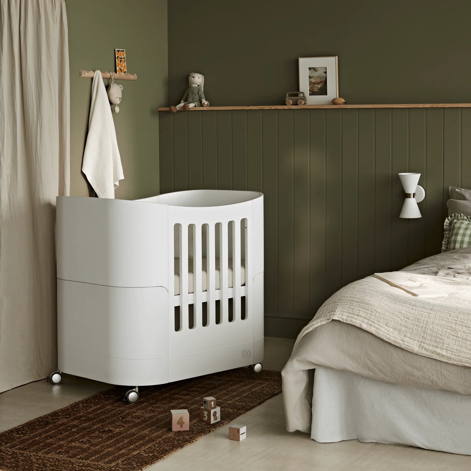Serena Mini Cot Bed White/Walnut
