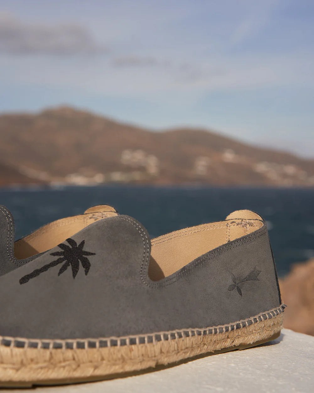 Men's Suede Flat Espadrilles - Carbon Grey & Black Palm