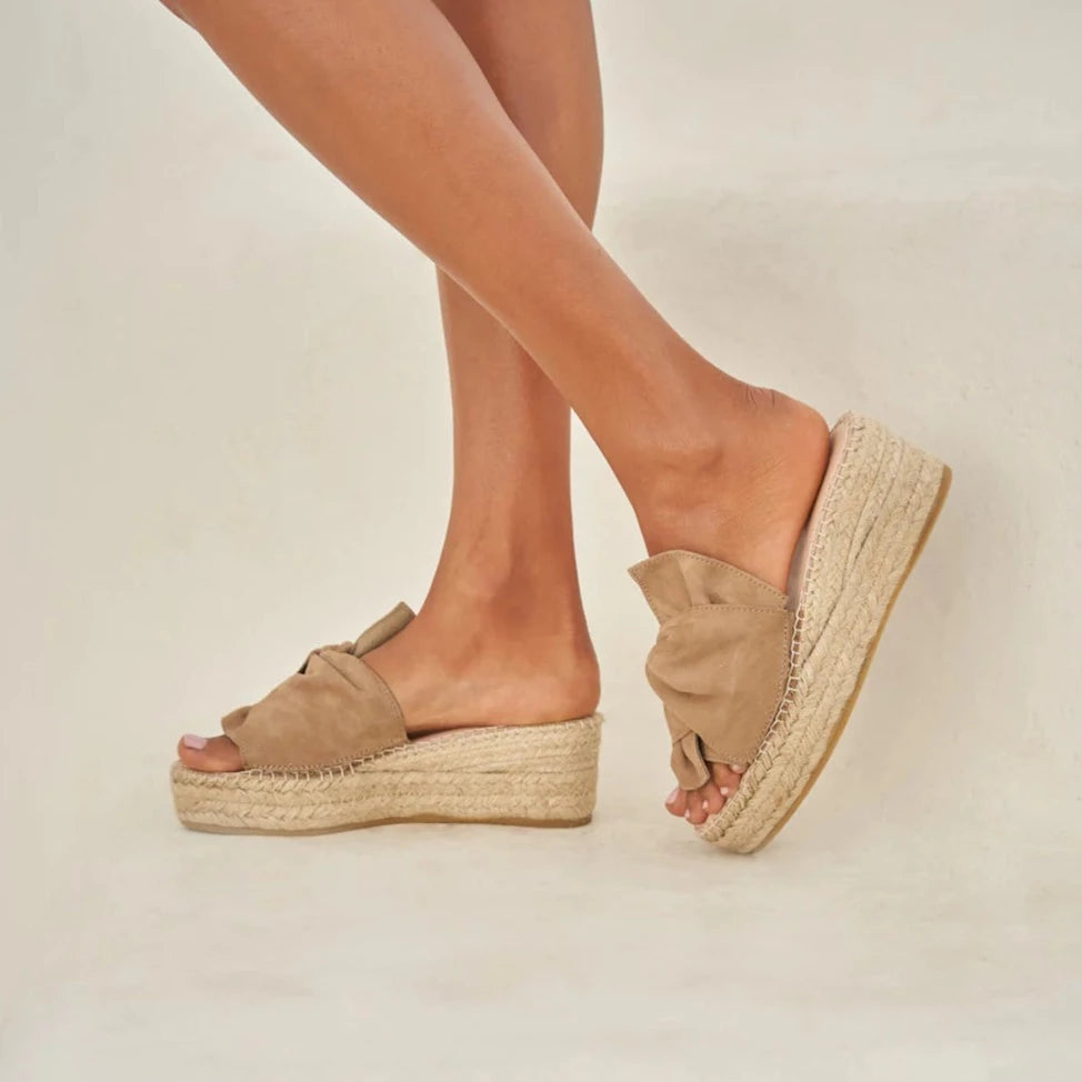 Women's Soft Suede Platforms With Knot Hamptons - Vintage Taupe