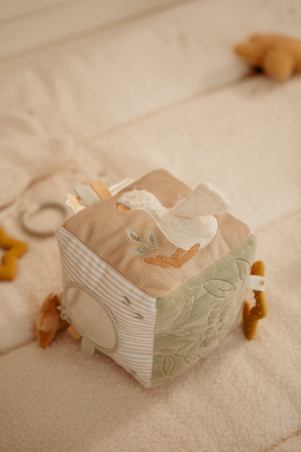 Soft Activity Cube - Newborn Naturals