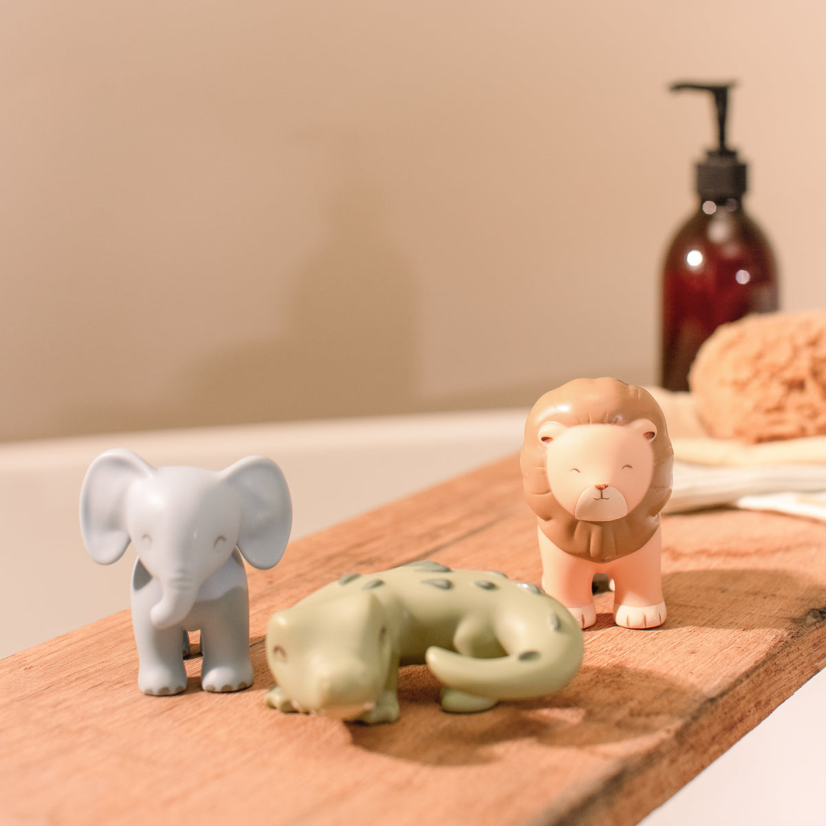 Bath Figures | Safari Friends