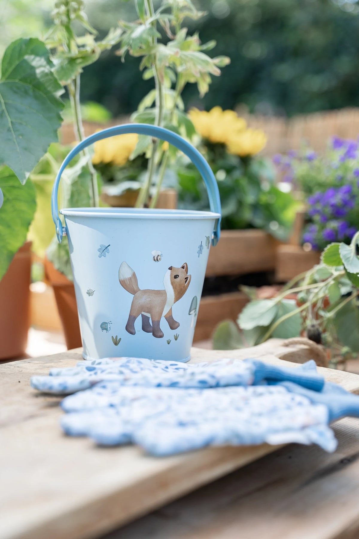 Bucket Forest Friends