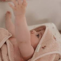 Hooded embroidered towel Blossom 100x100cm
