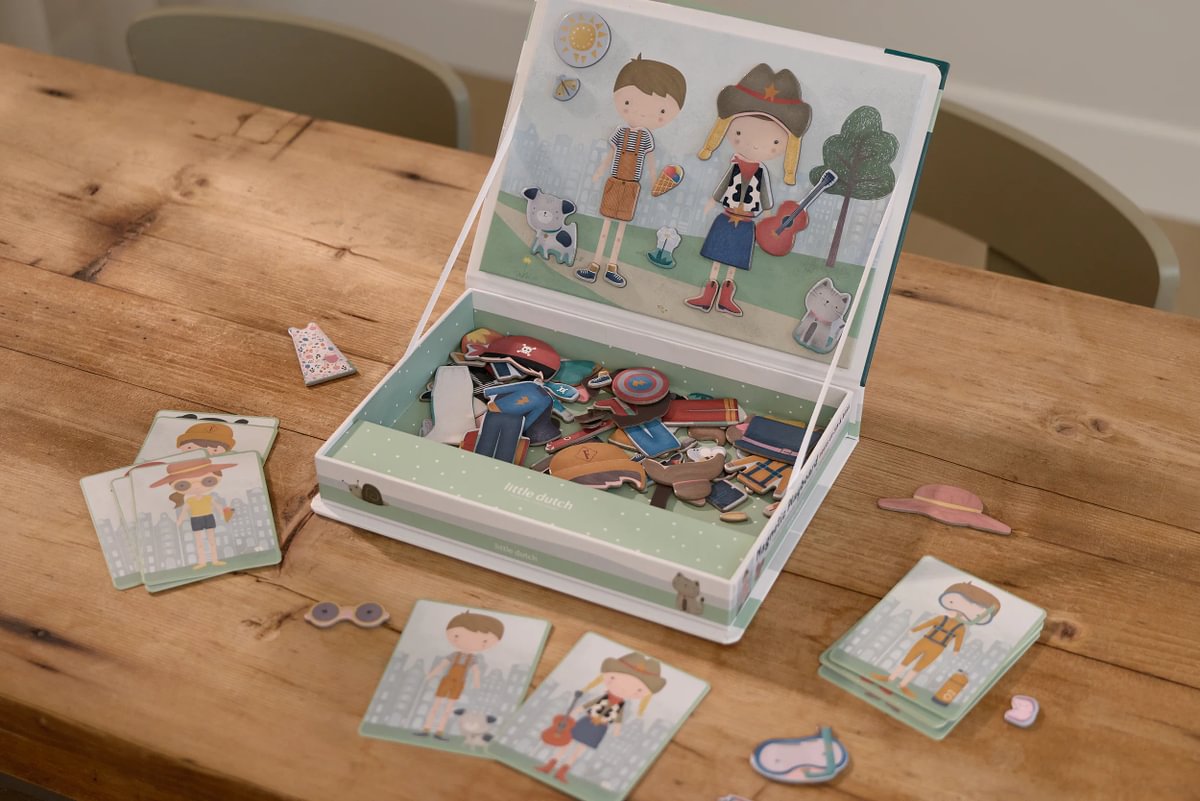 Magnetic Playboard Jim & Rosa FSC