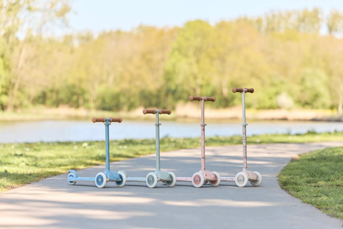 little dutch 3 wheel scooter