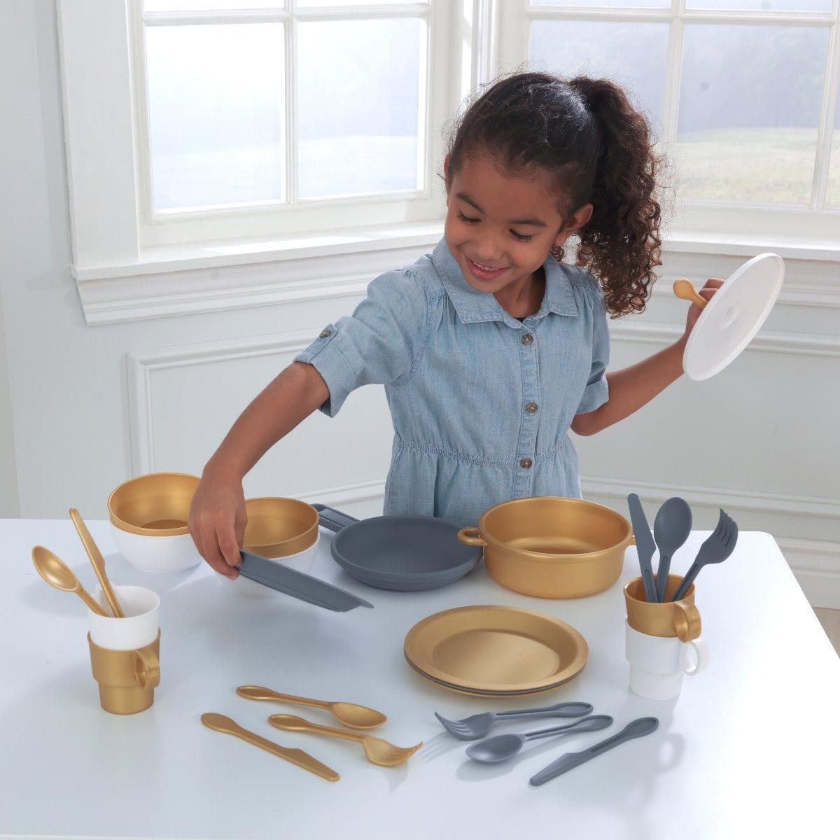 Modern Metallics‚ 27-Piece Cookware Set