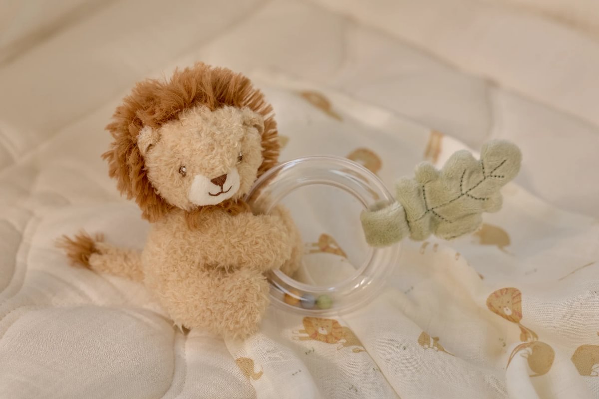 Ring Rattle Lion GRS | Safari Friends