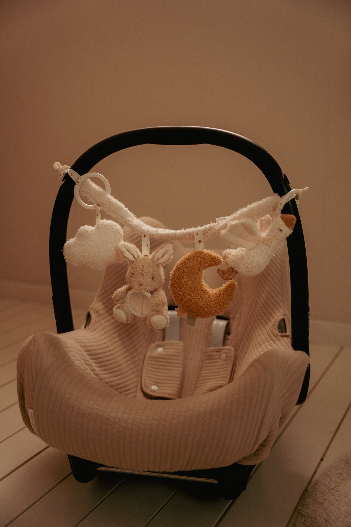 Carseat Toy Chain - Newborn Naturals