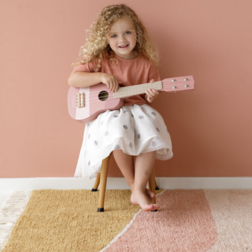 Guitar Pink